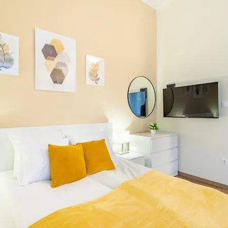 Super New * Budapest