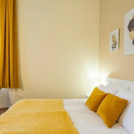 Super New ブダペスト