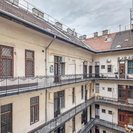 Super New * Budapest